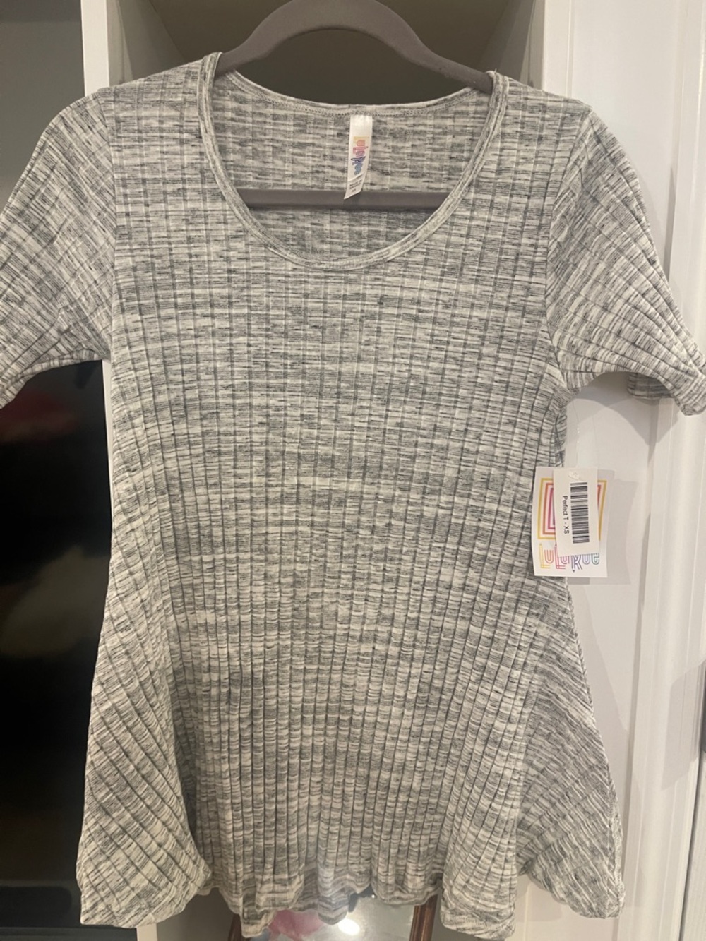 LuLaRoe Gray Ribbed Short Sleeve Scoop Neck Top